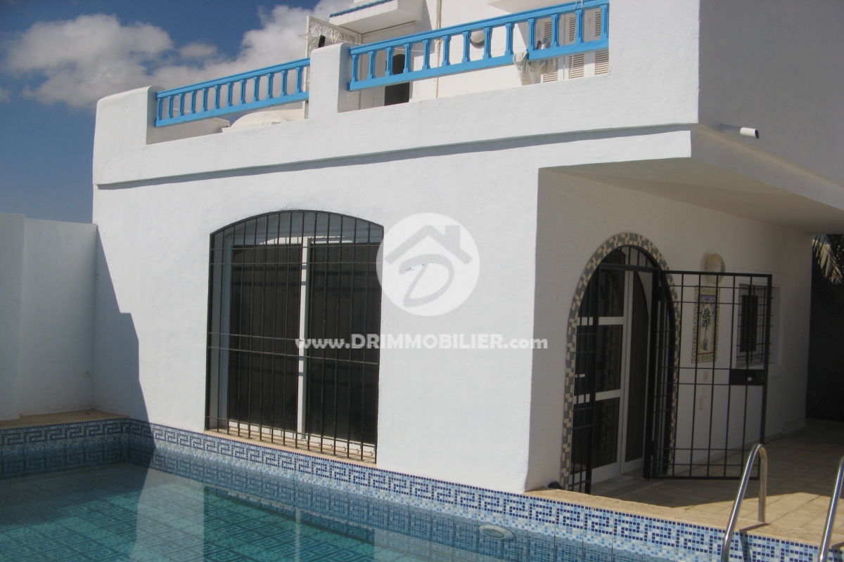 L 19 -                            بيع
                           Villa avec piscine Djerba